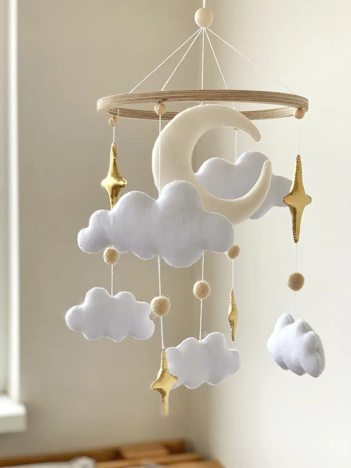 Nordic Пользовательские Декоративные baby shower подарок музыкальный Войлок мальчик девочка золотой звезды и луна облака детская кроватка Мобильная ясли