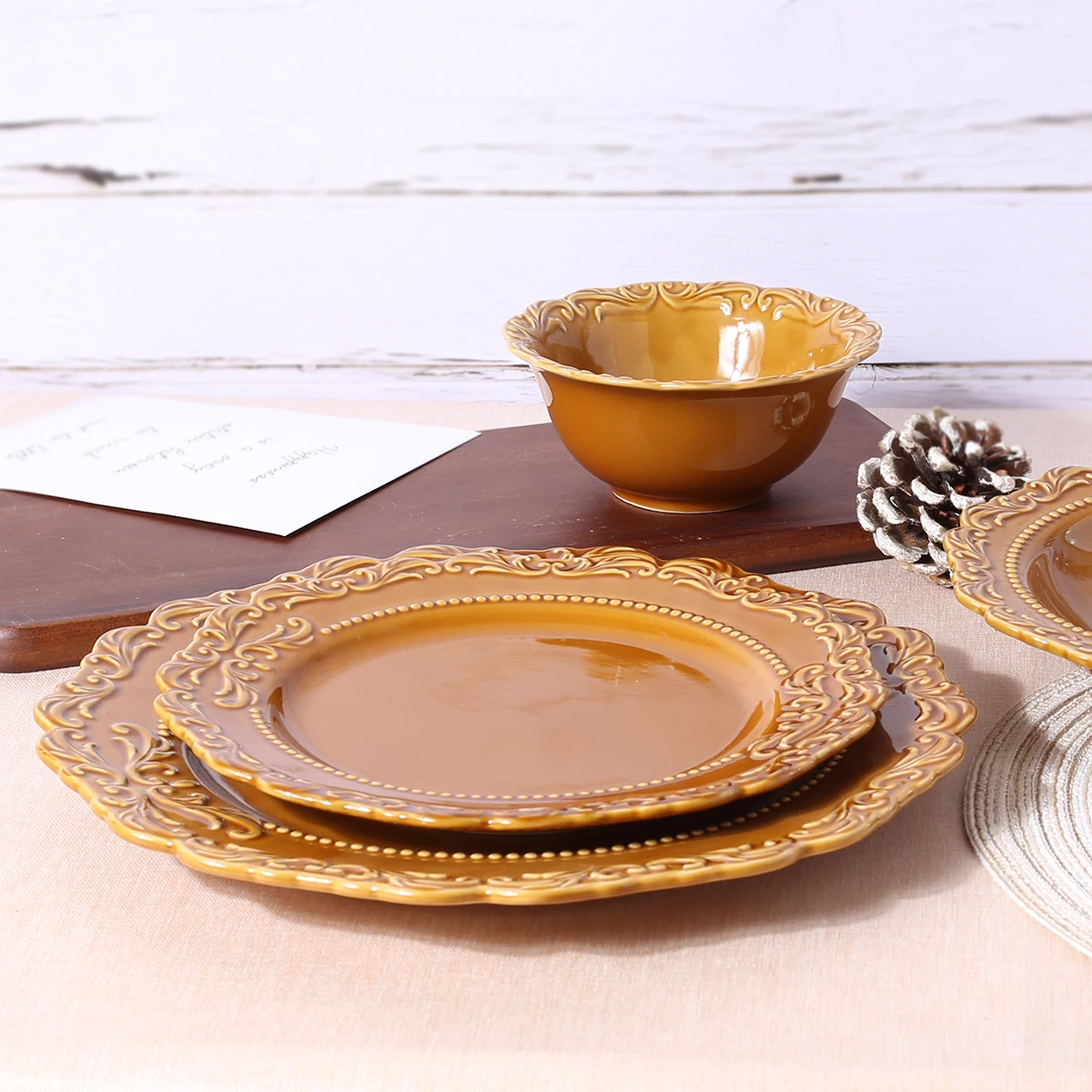 European Retro Ceramic Plate Dining Dish Set Fancy Embossed Brown