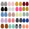 Guantes del mismo estilo, sin cambio de color.