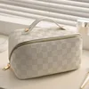 Pillowcase (white checkered)