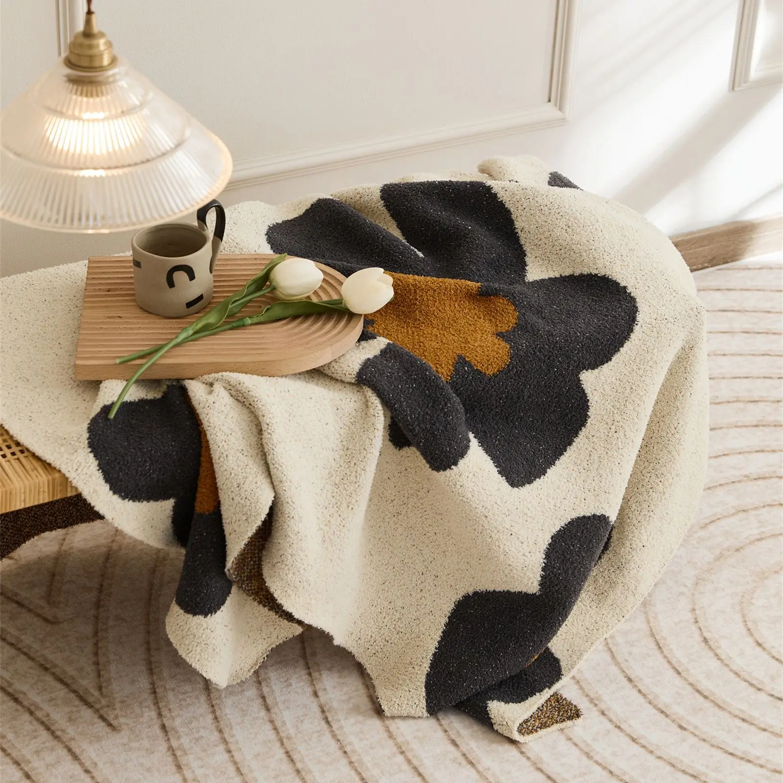 Luxury Designer European and American Popular Style Warm Crochet Fleece Cozy Knitted Best-selling Flower Blanket Throws for Baby
