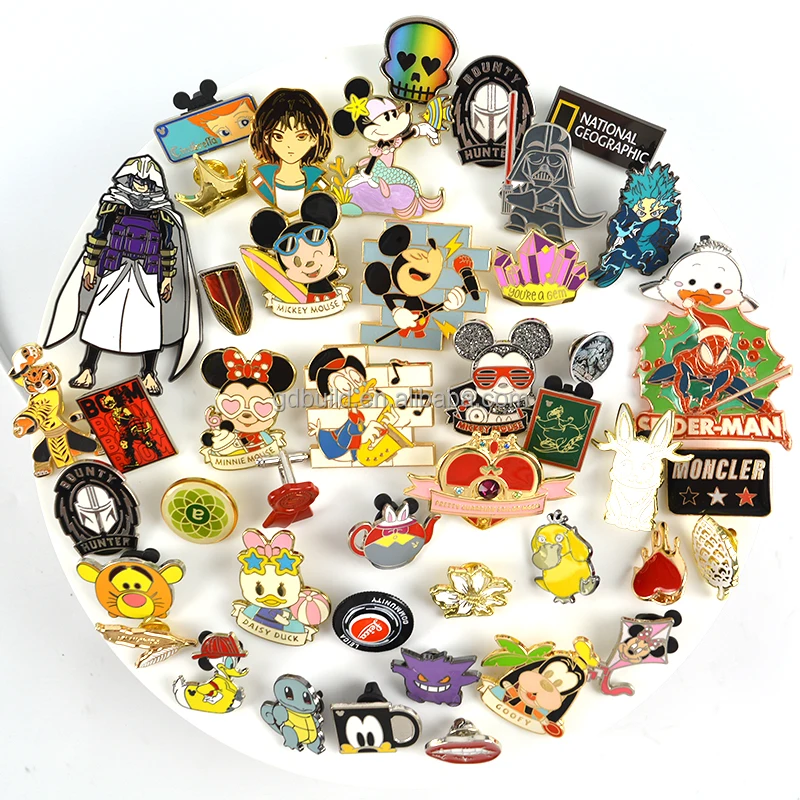 Spille In Smalto Duro Della Collezione Estiva Di Given