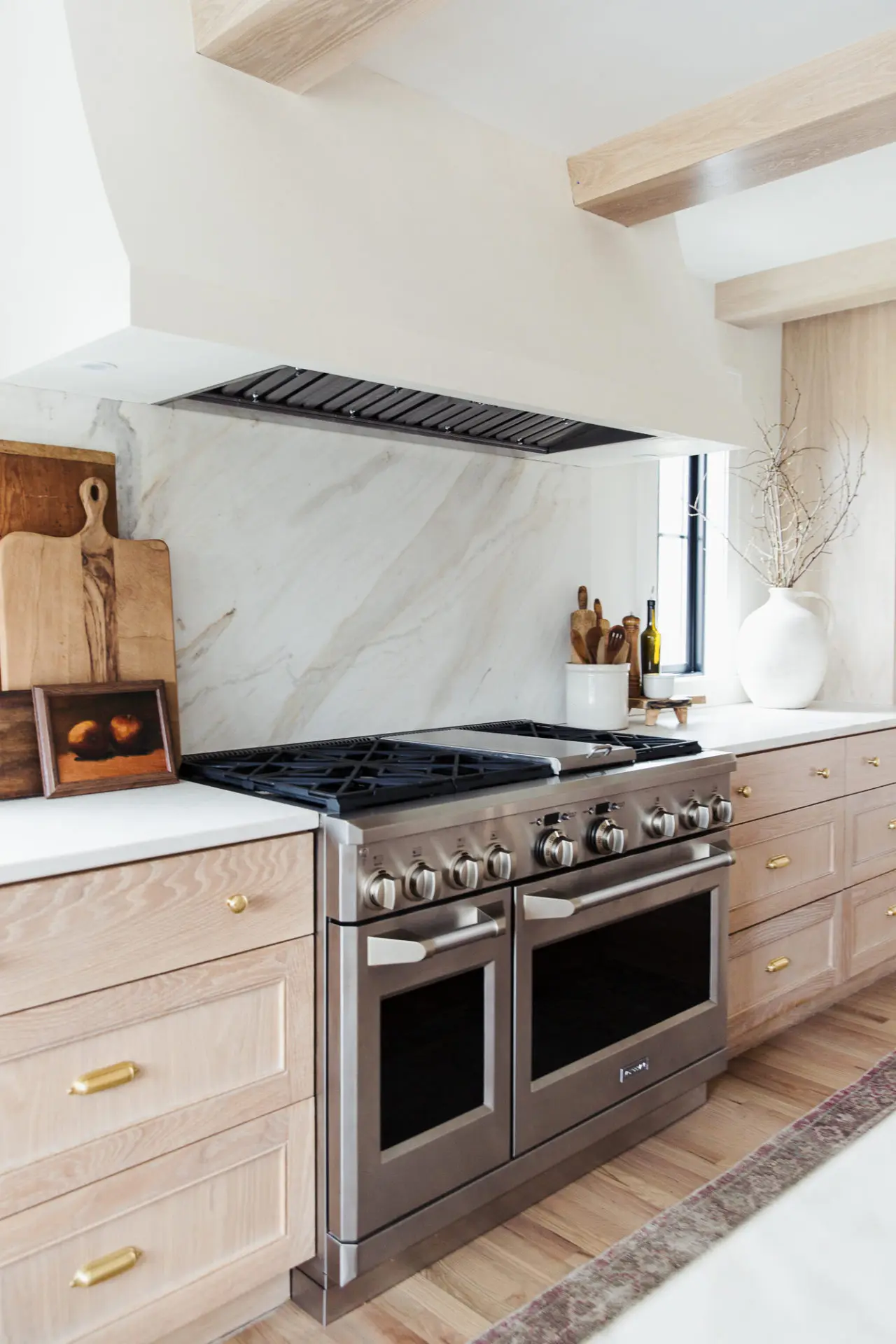 2025 Vermont New Customized Color Design Oak Cherry Solid Wood Kitchen Cabinets Contemporary Wooden Kitchen Cabinets for Indoor