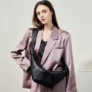 Wholesale Custom 2026 Women's Retro Leather Shoulder Bag Luxury Large Capacity Sheepskin Horn Bag Large and Small Size