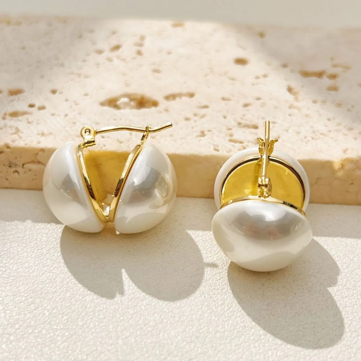 Simple Geometric Pearl Stud Earrings with Gold Plating, Retro and Fashionable Women's Ac aperçu 2