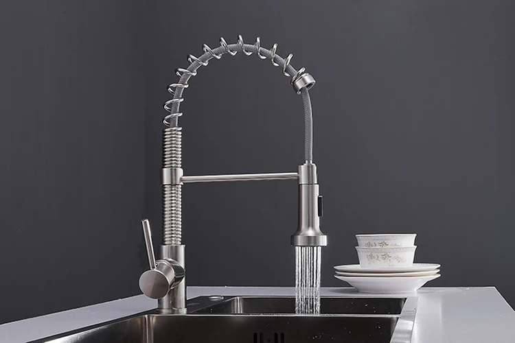 Grifo de fregadero de cocina con resorte semi profesional montado en cubierta extraíble