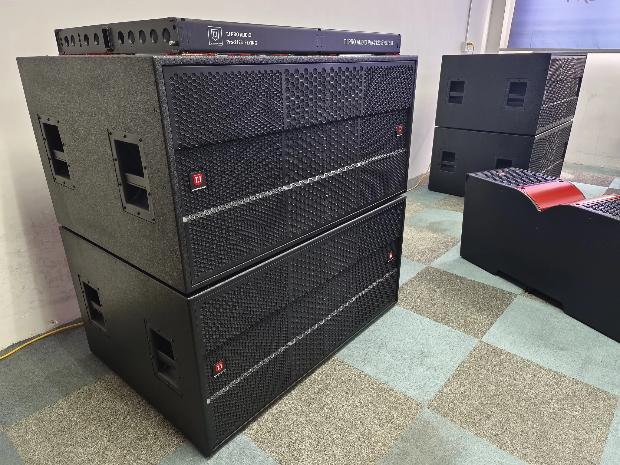 Complete Set Professional Audio Dual 12 Inch Two Way Line Array Sound