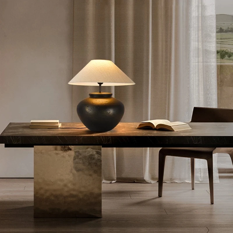 New Arrival Contemporary Simple Metal Base Add Atmosphere Ceramic Table Lamp for Living Room Supplier in China