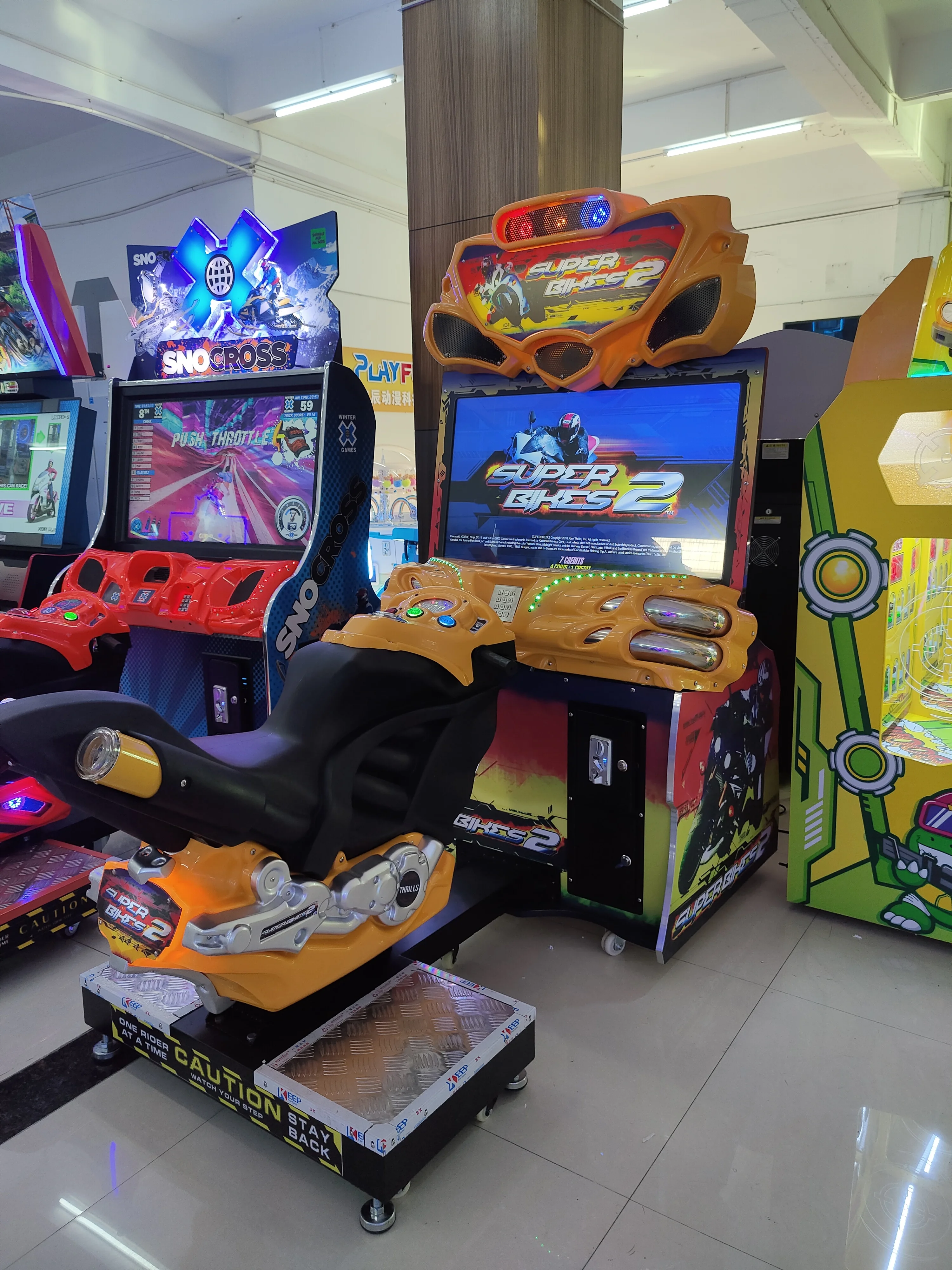 投币式街机赛车模拟器摩托车模拟器电脑游戏驾驶模拟器游戏中心视频游戏机