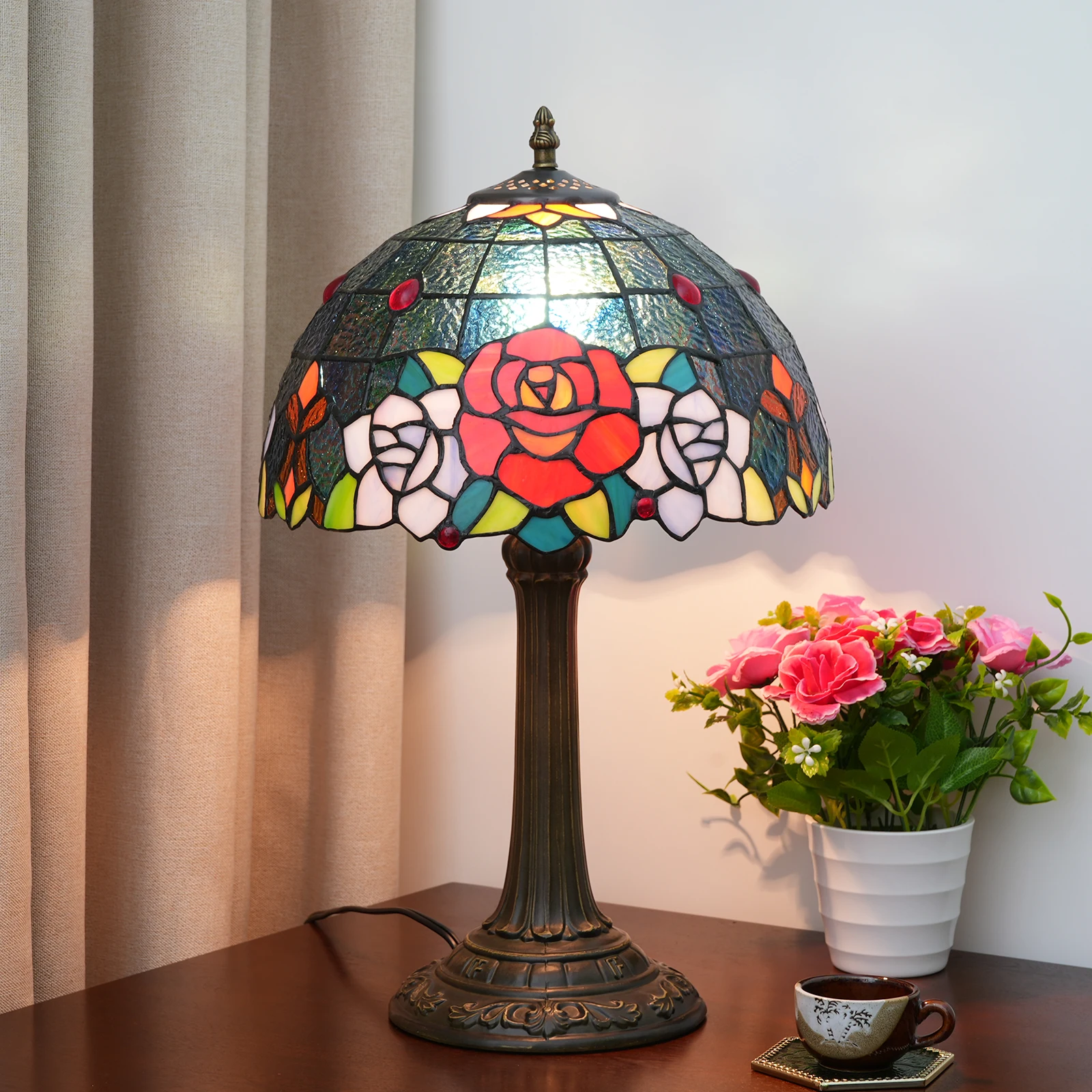 ピンク　ロココ　アメリカ製 ライト 大きめ　ガラス　ティファニーランプ 姫 ピンク ロココ アメリカ製 ライト 大きめ ガラス ティファニーランプ