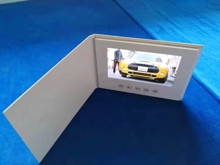 Белая пустая цифровая видеоброшюра, образец для деловой рекламы или пригласительных открыток на свадьбу