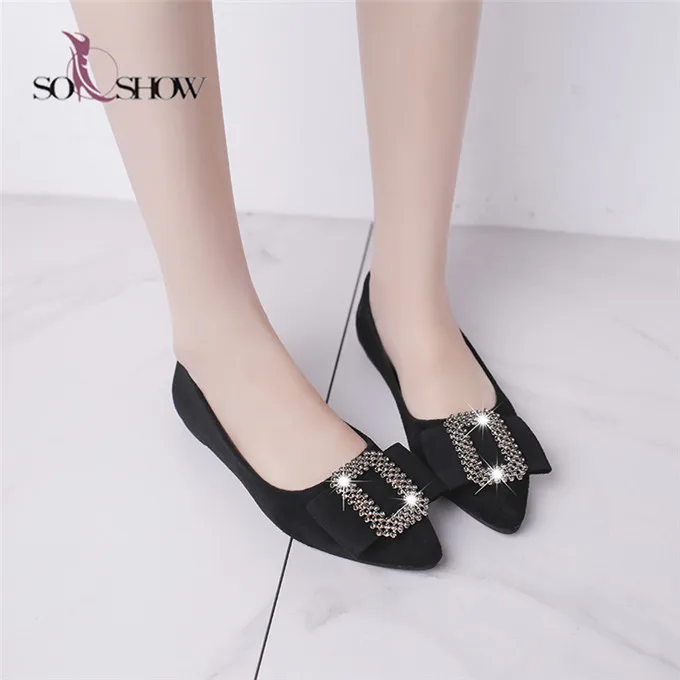 
Удобная женская обувь на плоской подошве с пряжкой 