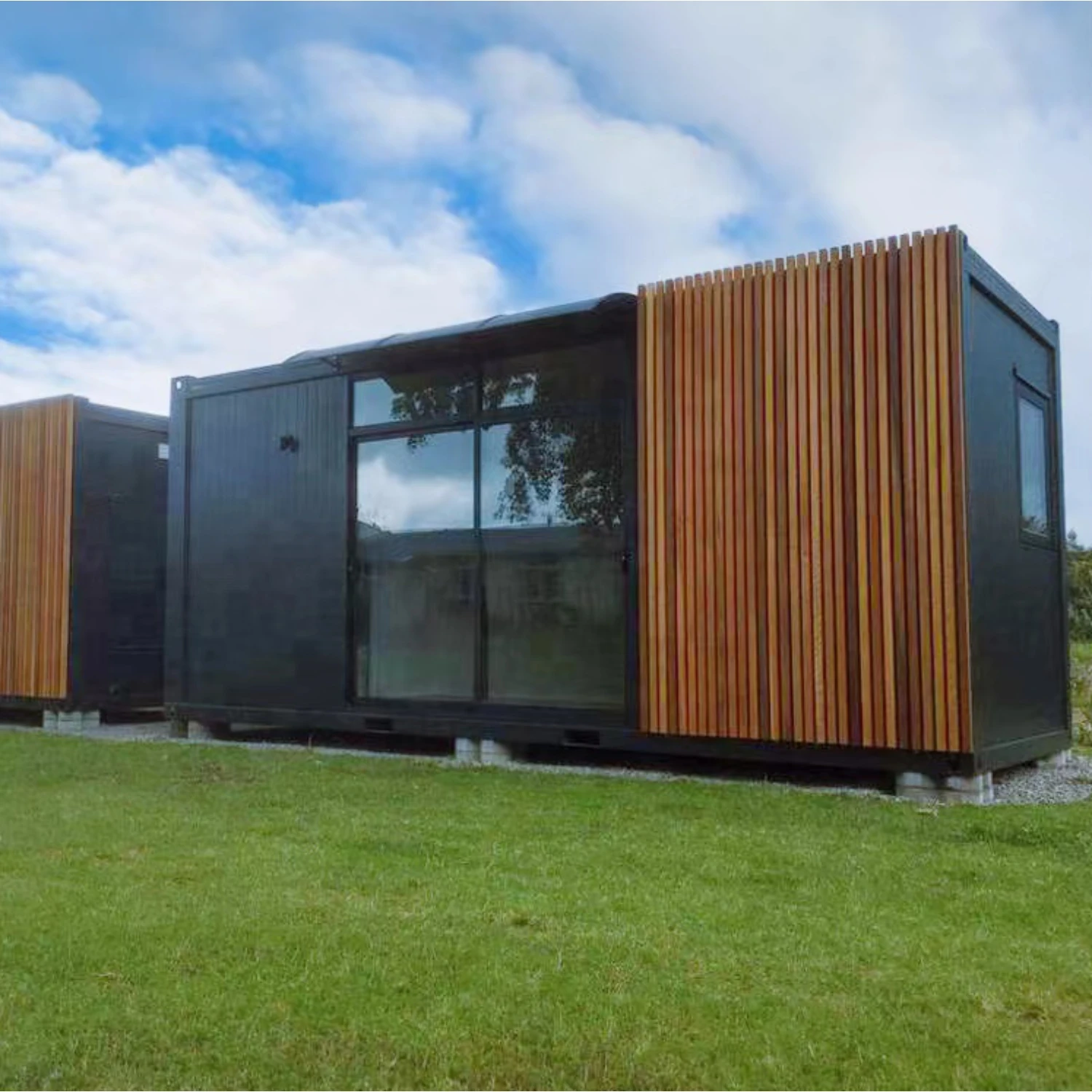 China Quality Control 40FT Stackable Quick Assemble Mini Removable Fitted Portable Homes 2 Bedroom Container House for Sale