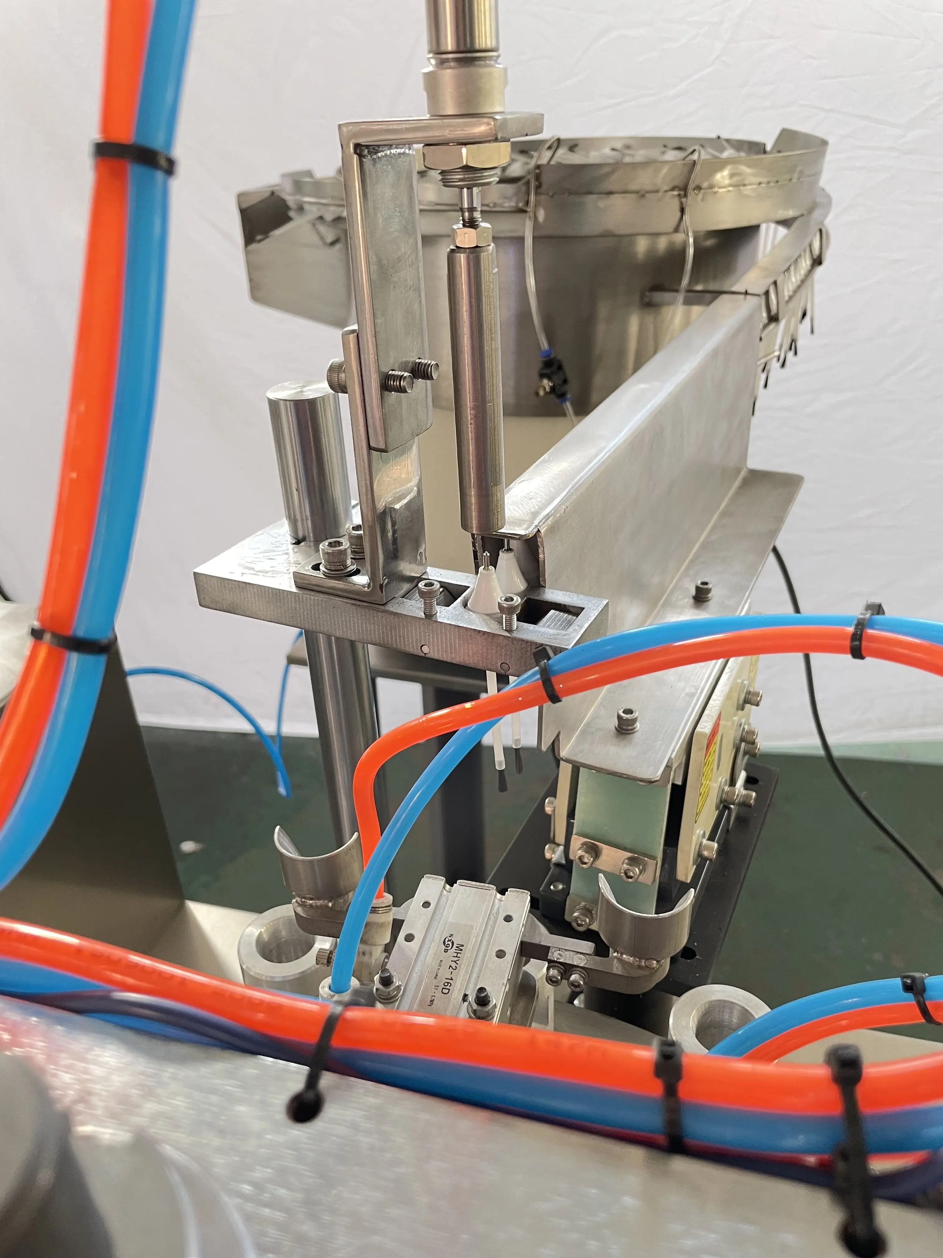 Hebo Permanent Nail Polish  Tube Machines Oil Bottle Liquid Automatic Bath-Oil-Bead-Filling-Machine Filling Machine