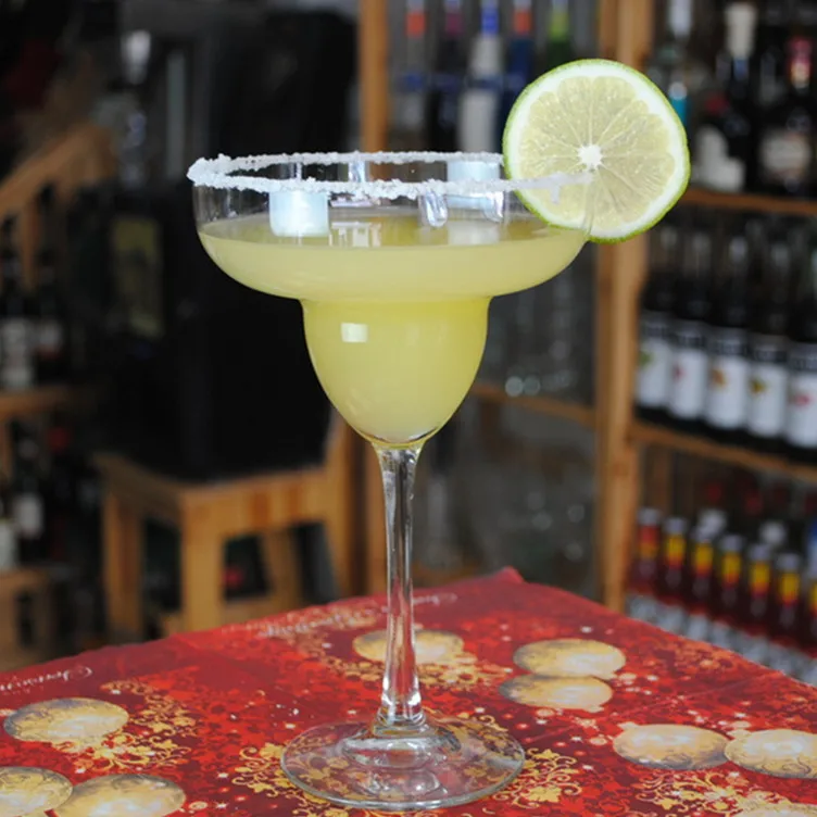 38 oz Cocktail-Plastikbecher, Plastik-Margarita-Cocktailgläser, Plastik-Cocktailbecher mit Stiel| Alibaba.com