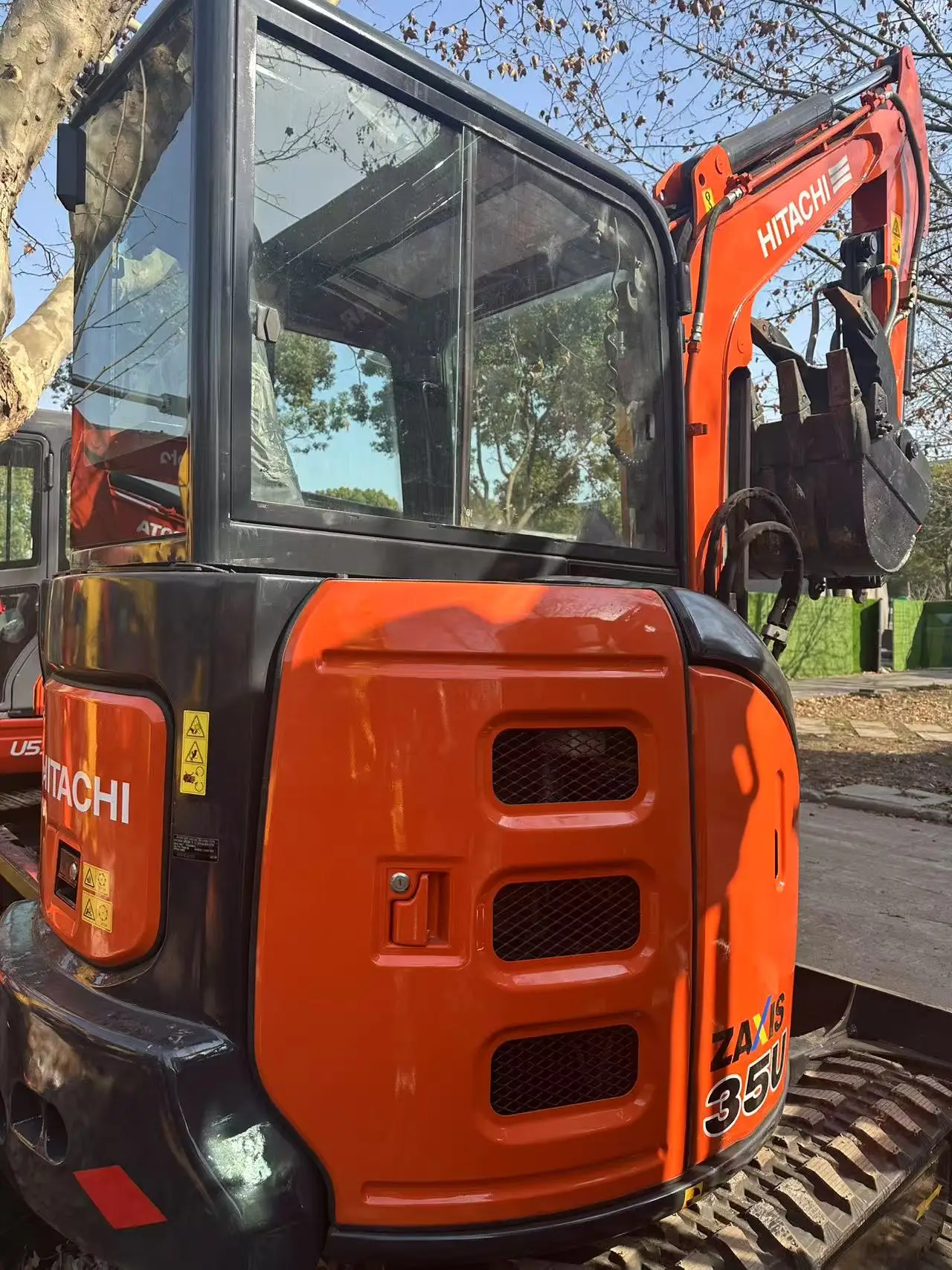 Used Hitachi ZX35u-5A Mini Crawler Excavator 99% Japan Made 3 Ton