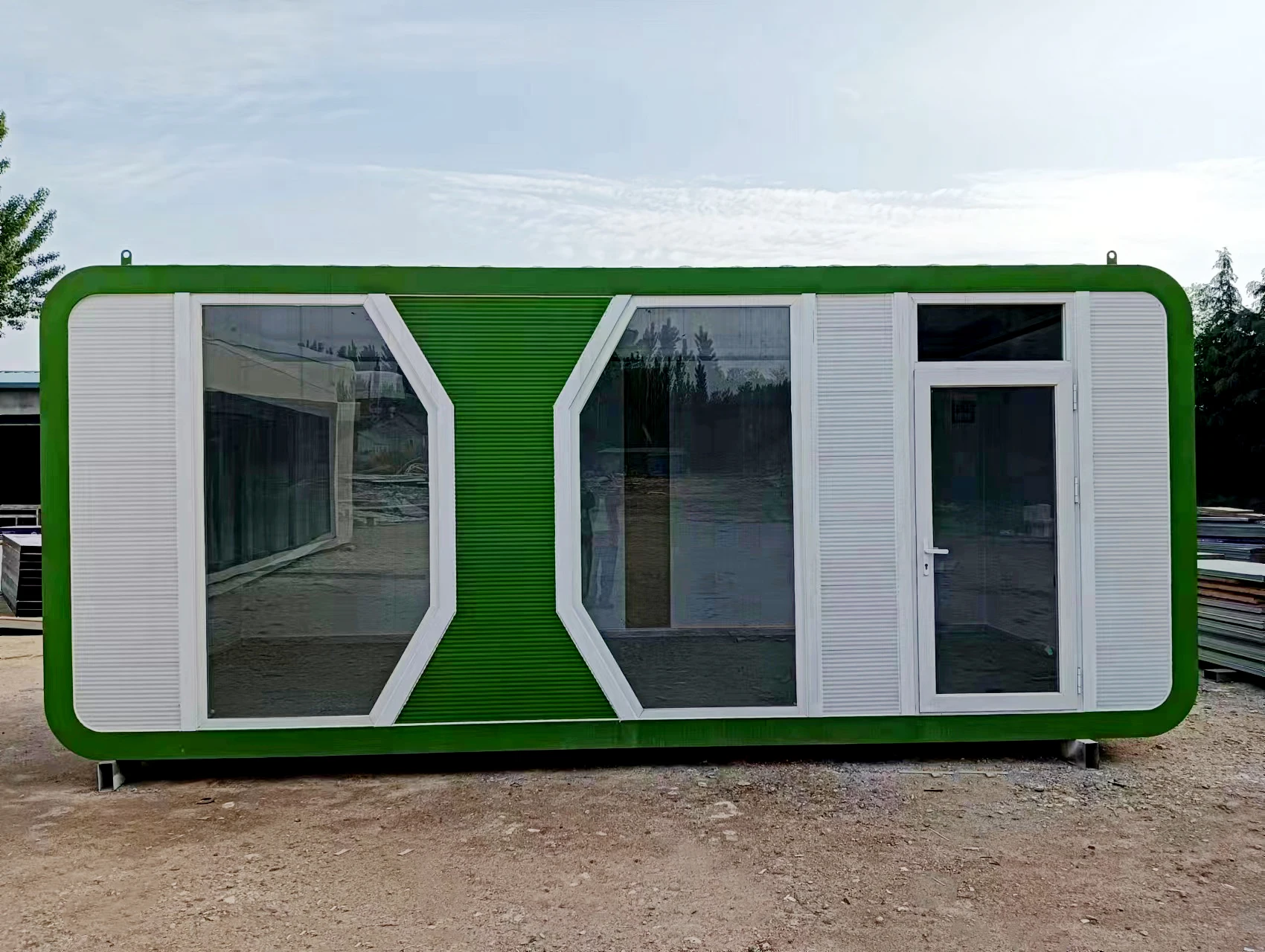 Apple Cabin Luxury Prefabricated Small House Hotel Highend Hotel