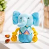Elefante tirando de la cuerda