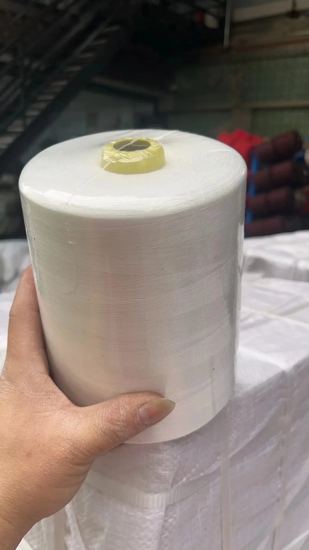 product wholesale 100 spun polyester sewing thread poly hilos de coser costura sew poliester high strength yarn tex27 tex60-4