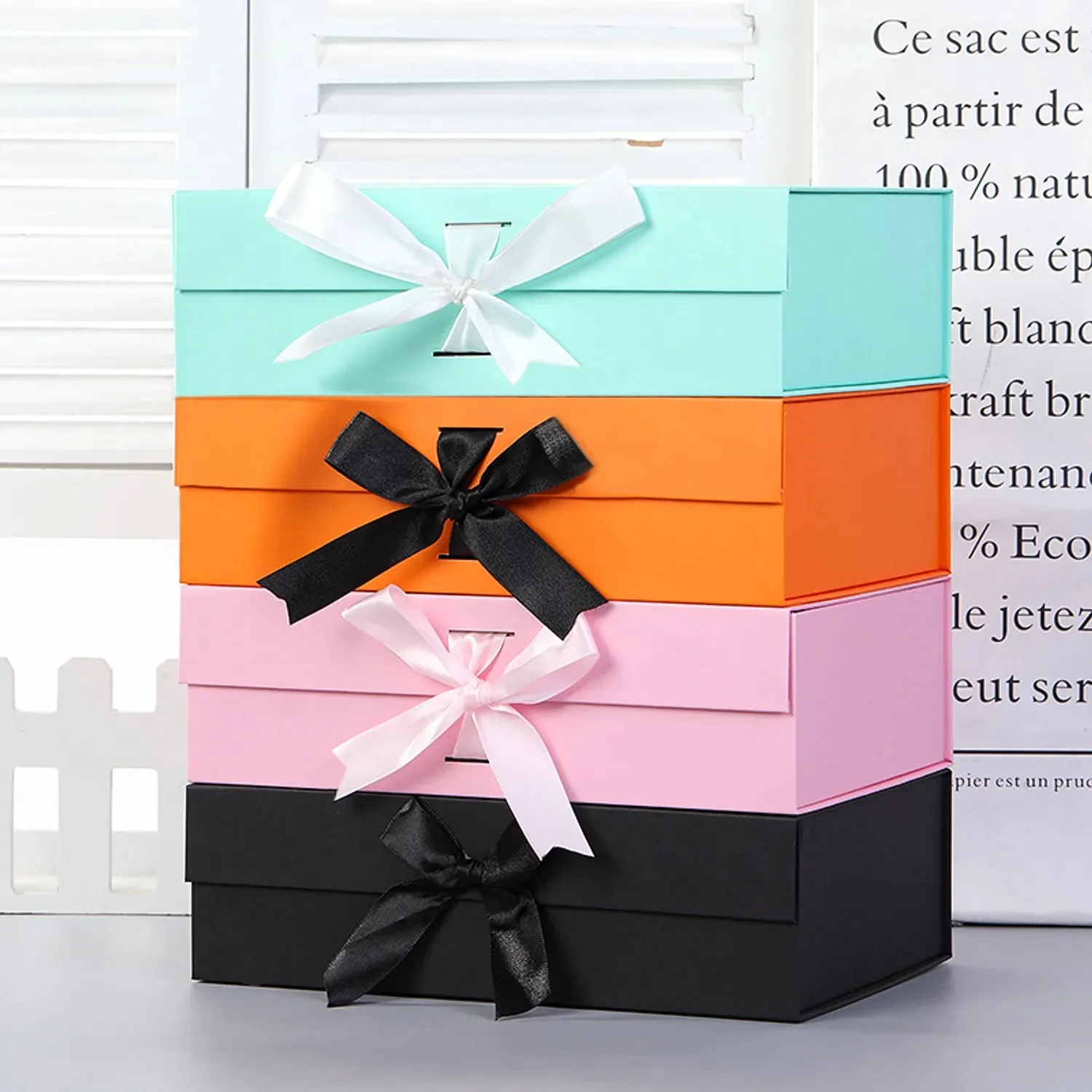 Luxury Foldable Magnetic Gift Box Apparel Packaging Box With Ribbon details