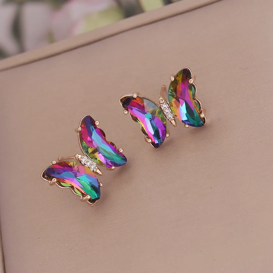 Highly Rated Korean Style Lightweight Gradient Butterfly Stud Earring With S925 Silver Needle for All-Day Comfort