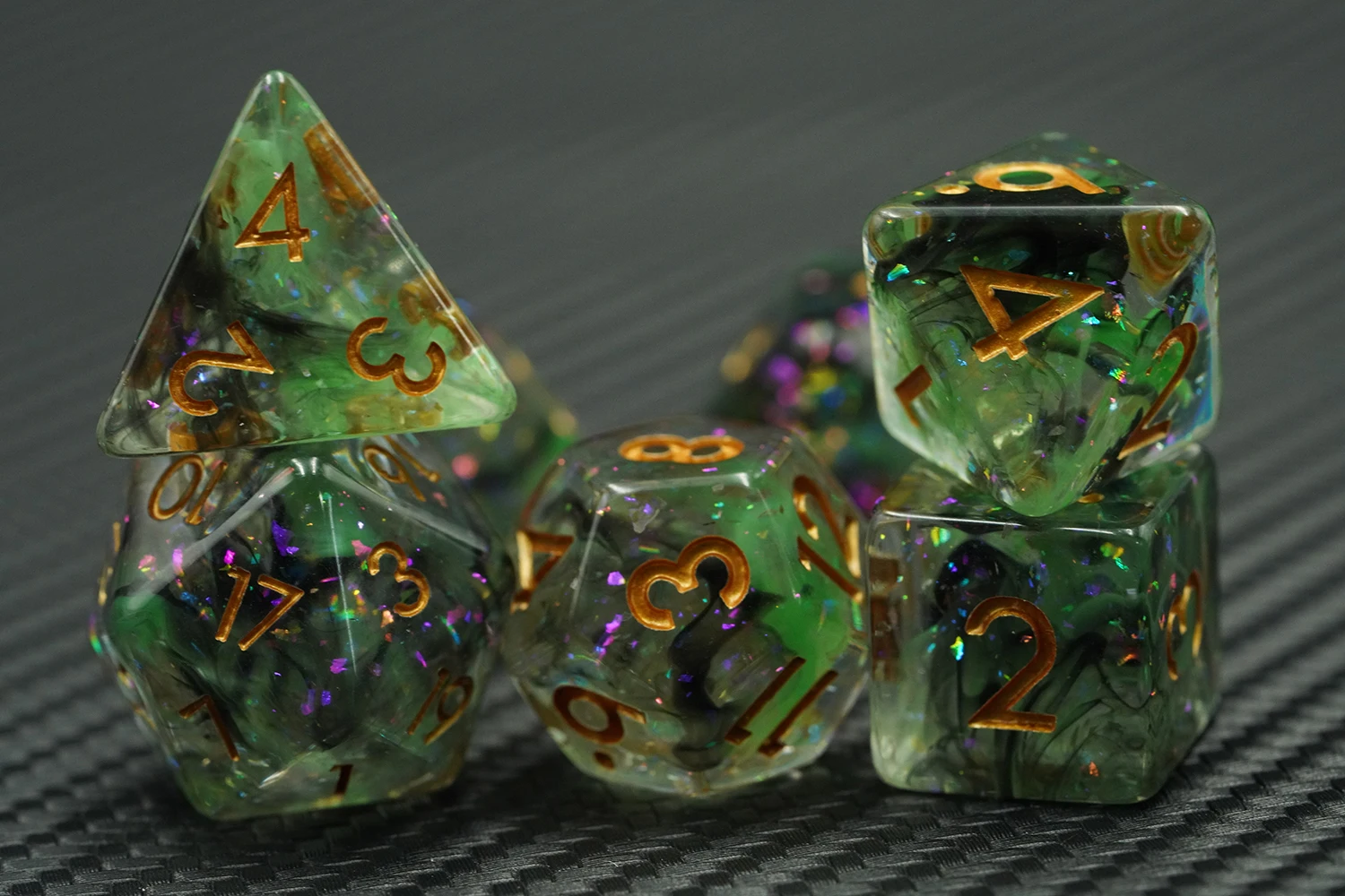 Set of 7 Round Edge Corner Green Dice Resin 16mm Liquid Dices for DND Game manufacture