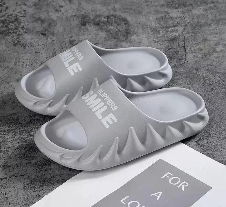 
Сандалии yeezy пляжные взрывобезопасные для мужчин и женщин, шлепанцы для душа, сланцы, плоская подошва, Эва, сланцы, для пар, дом с пламенем, 2021 