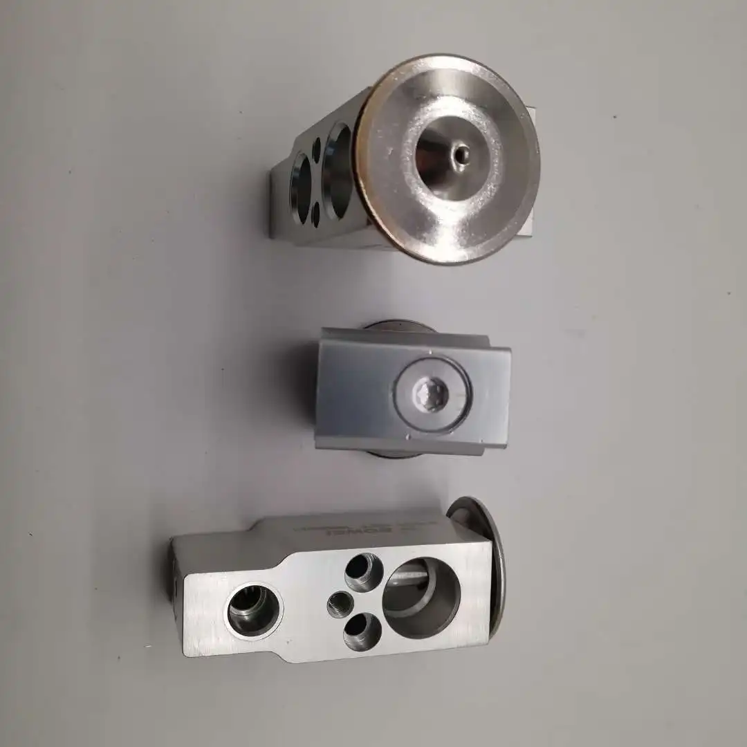 A/C Expansion Valve Block For Toyota, Suzuki, Mitsubishi, Lexus, Isuzu, Geo - R134a Systems A/C Expansion Valve Block For Toyota, Suzuki, Mitsubishi, Lexus, Isuzu, Geo - R134a Systems