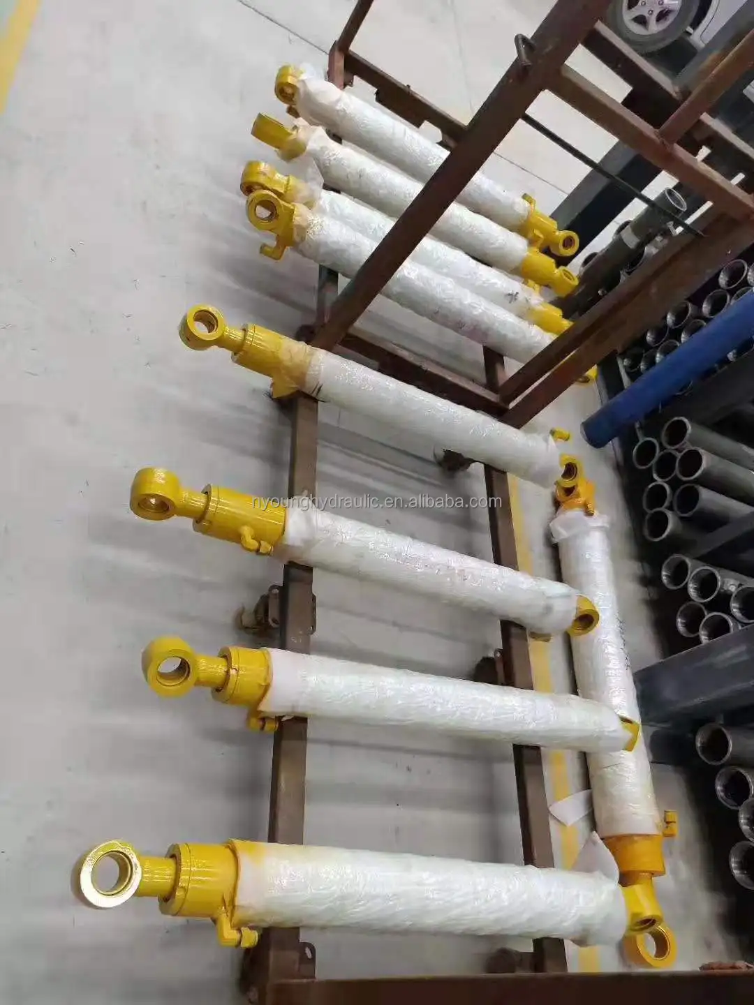 Pc40-7 Excavator Arm Boom Bucket Cylinder for 20T-63-02211