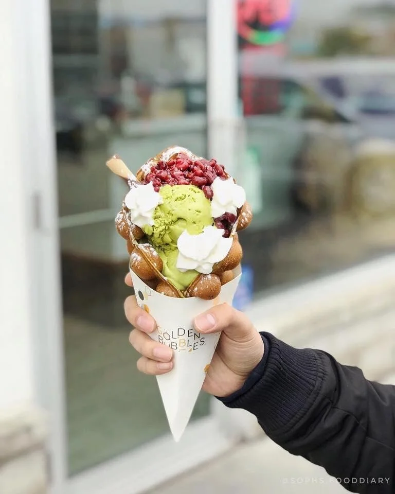 Runxing Custom Bubble Egg Waffle Paper Packaging High Quality Disposable Hot Food Grade Paperboard Ice Cream Packaging