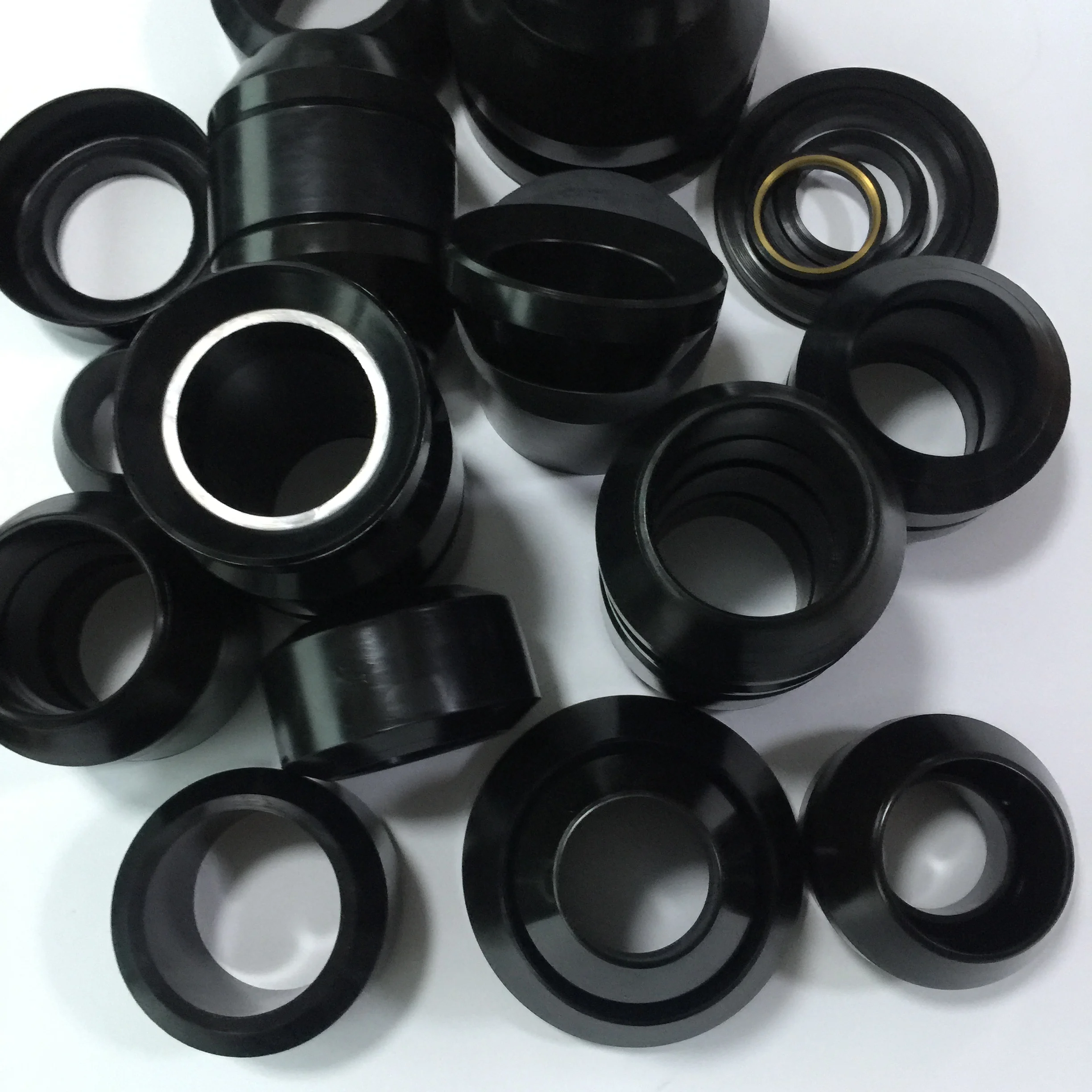 Custom Colors All Sizes 40~95 Shore A Hardness FKM Rubber O Ring Seal for Oilfield And Gas Industry