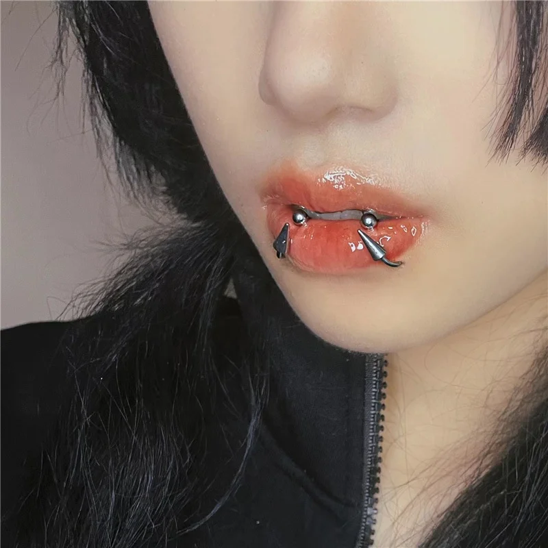 14 Karat White Gold Triangle Plate Top L-Shaped Nose Ring