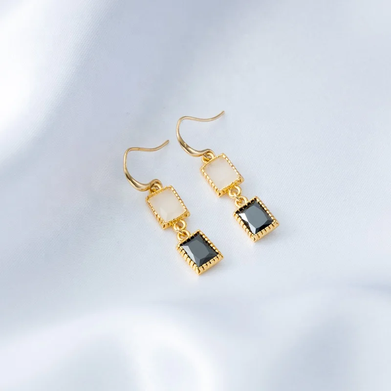 lady fashion black white opal glass chandelier earring light