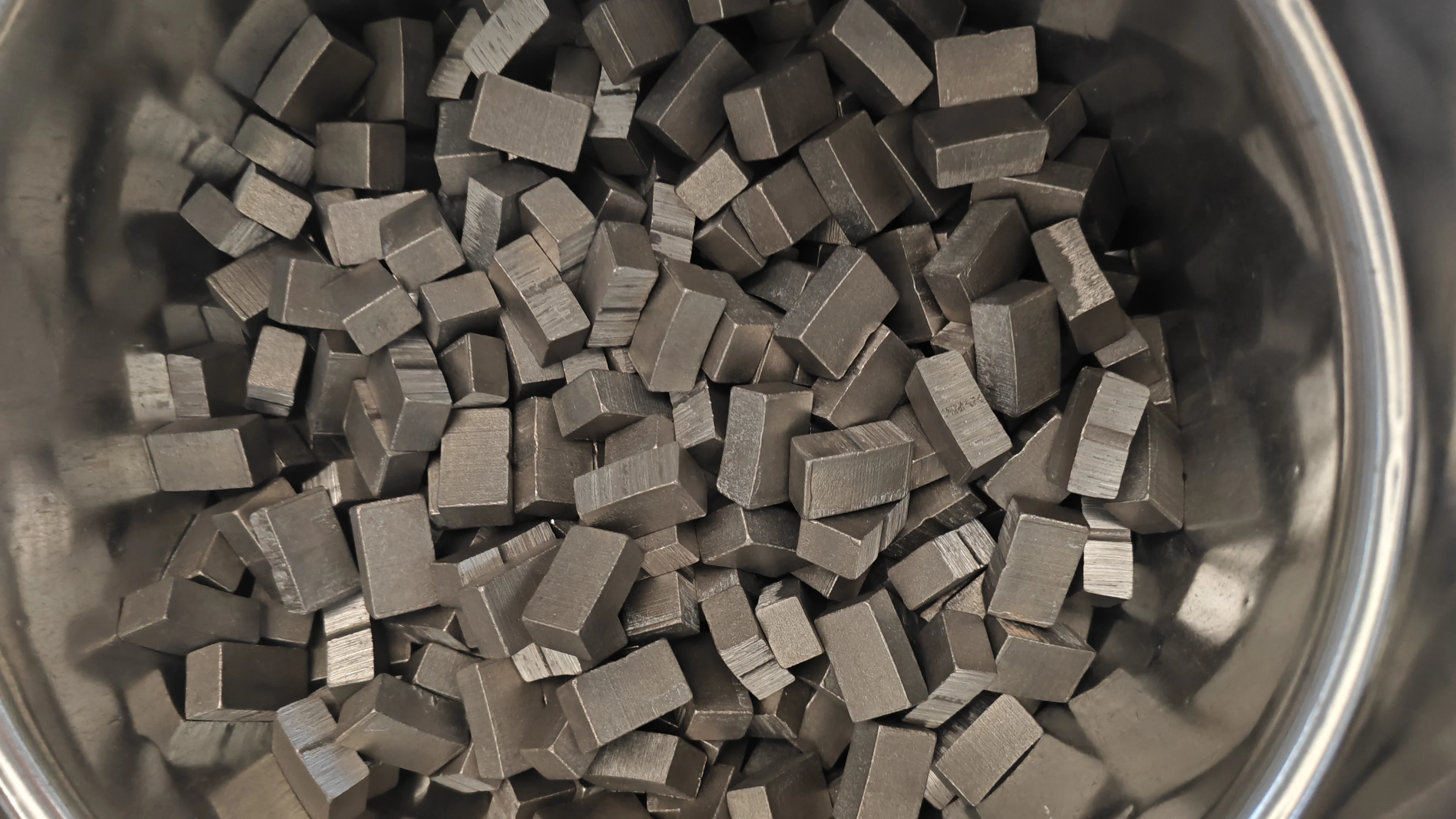 Dirty diamond grinding segments - reduced performance