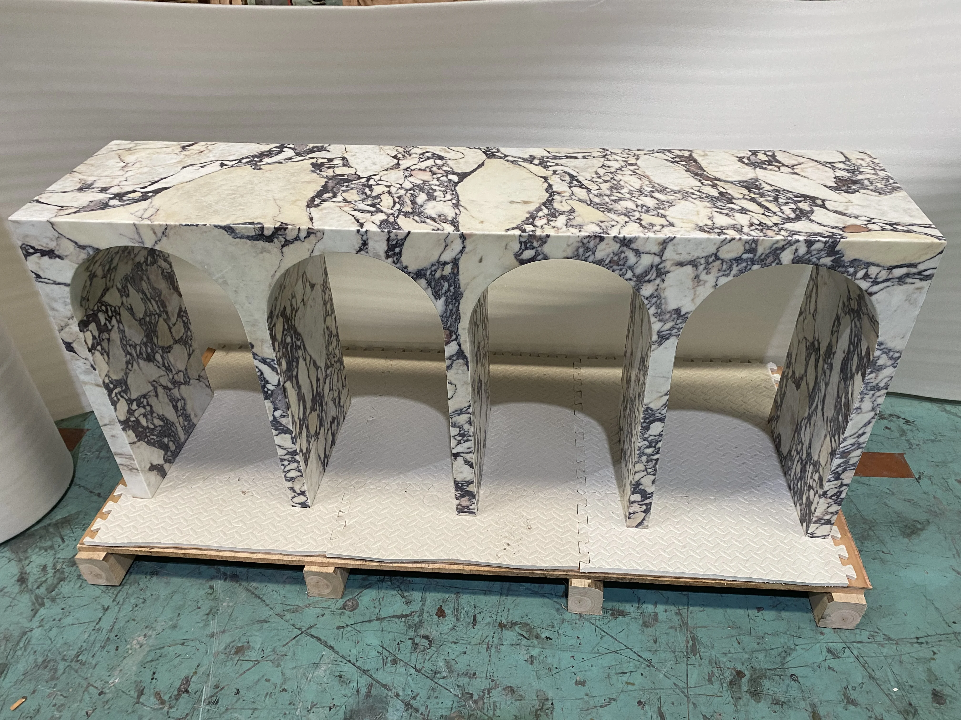 SH STONE Home Decor Nordic Style Modern Stone Furniture Arch Shape Entryway Italian Calacatta Viola Marble Decor Console Tables