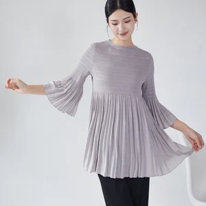 2025 Latest Design Miyake Pleated Top High Quality Woven Fabric Casual Crew Neck Long Sleeve Shirt Vintage Women's Shirt