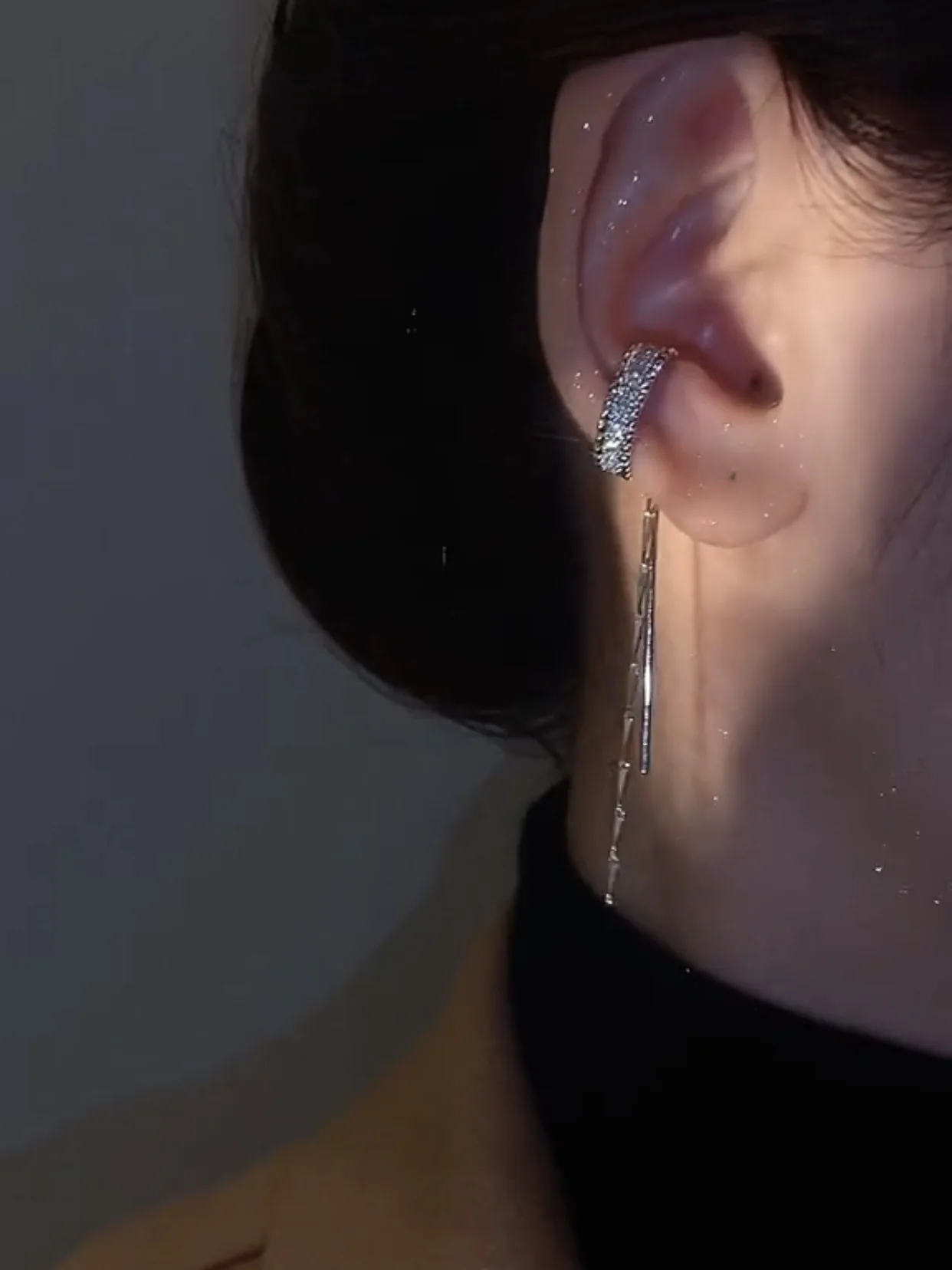 Fashionable Tassel Full Diamond Earrings Women'S Versatile Metallic Style Hoop Earrings Clip on Earrings