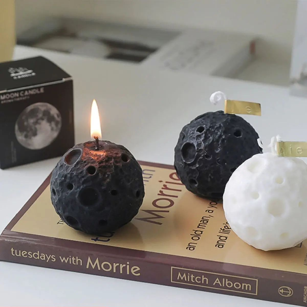 Mid Autumn Festival aromatherapy candle moon aromatherapy spherical candle simulated holiday gift cute creative moon decor light