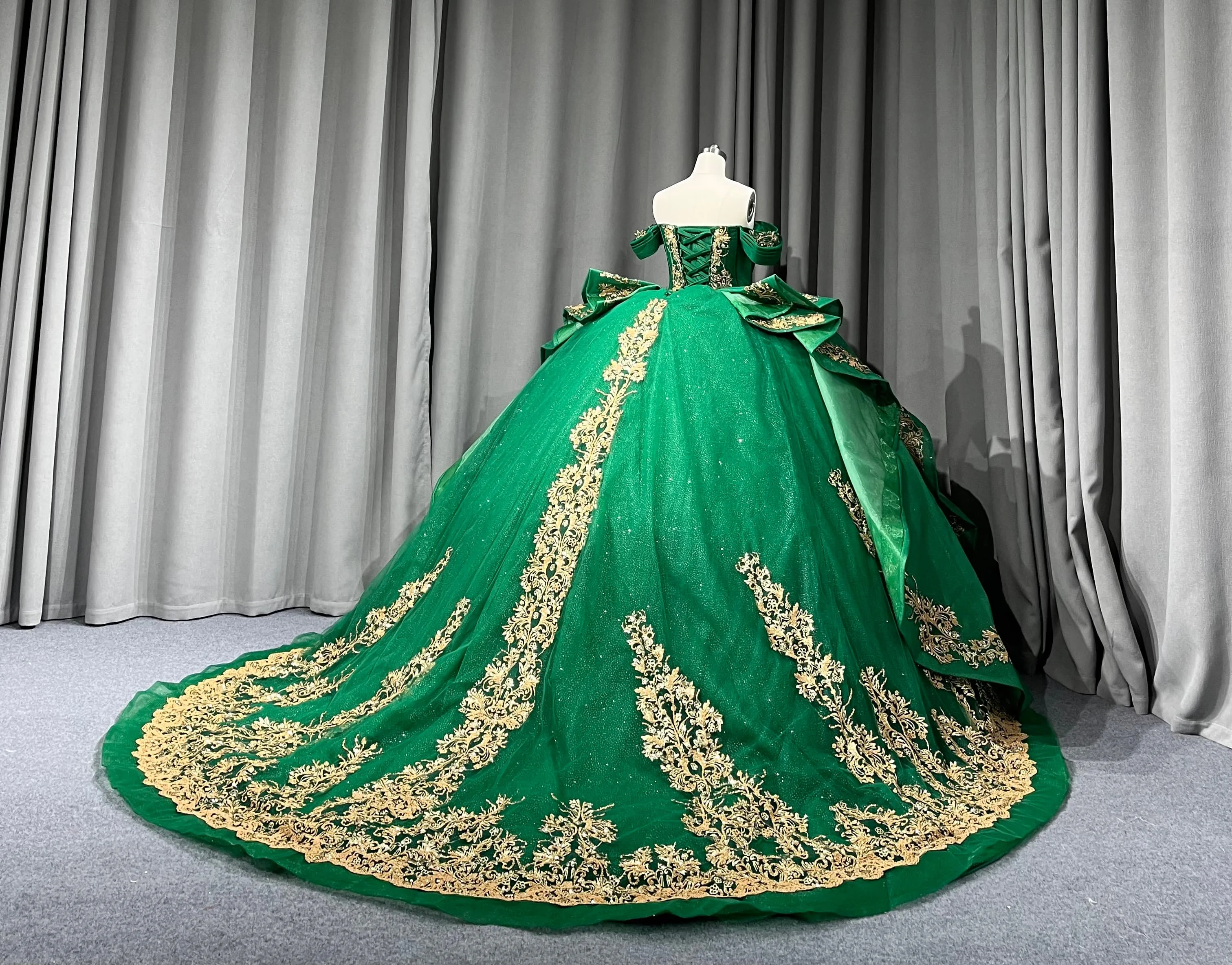 Mumuleo Sweetheart Neck Emerald Green Quinceanera Dresses Ball Gown Sparkly  Sweet 16 Dresses 15 Anos