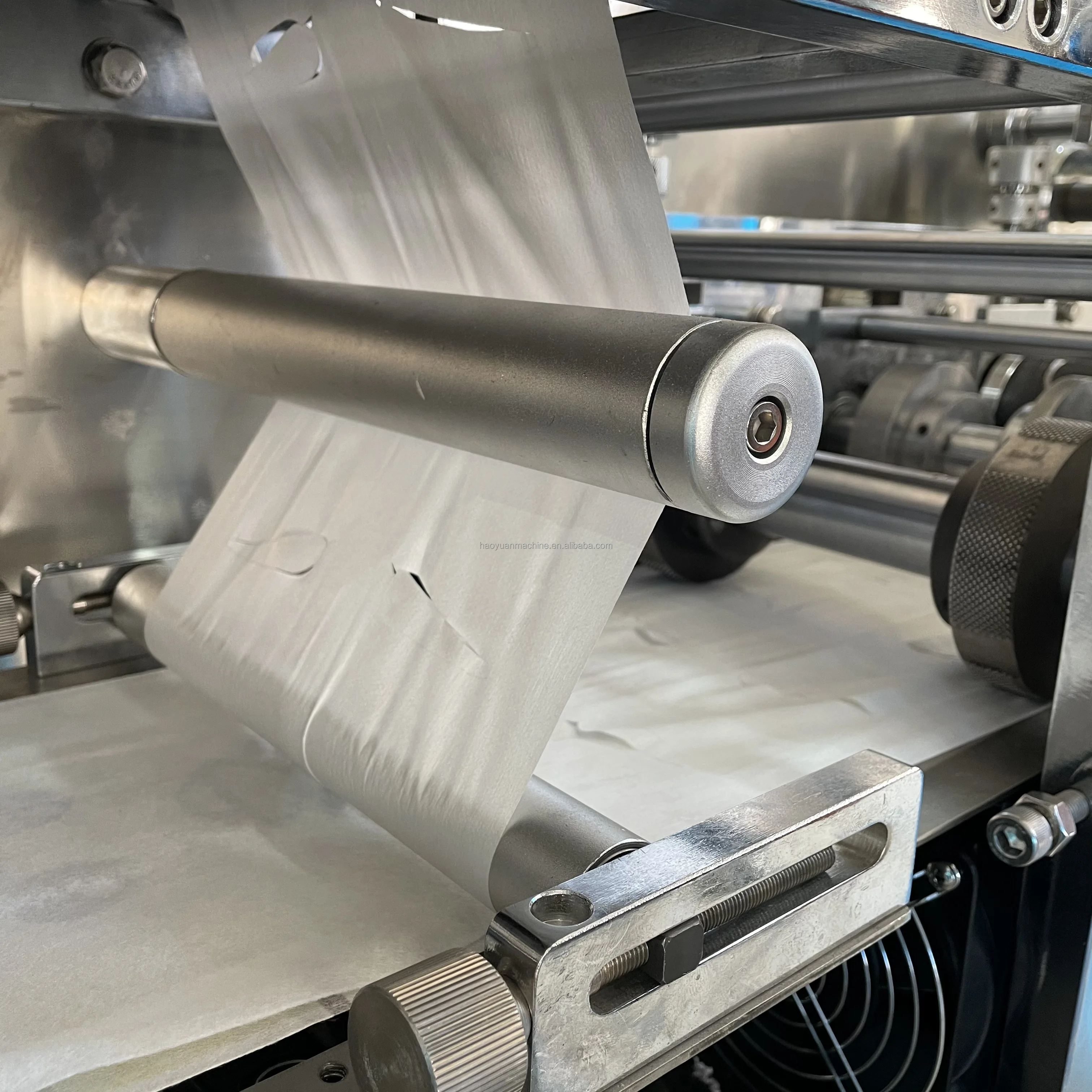 HAOYUAN-220 Ultrasonic Steam Eye Pad Eye Mask Making Packing Machine supplier