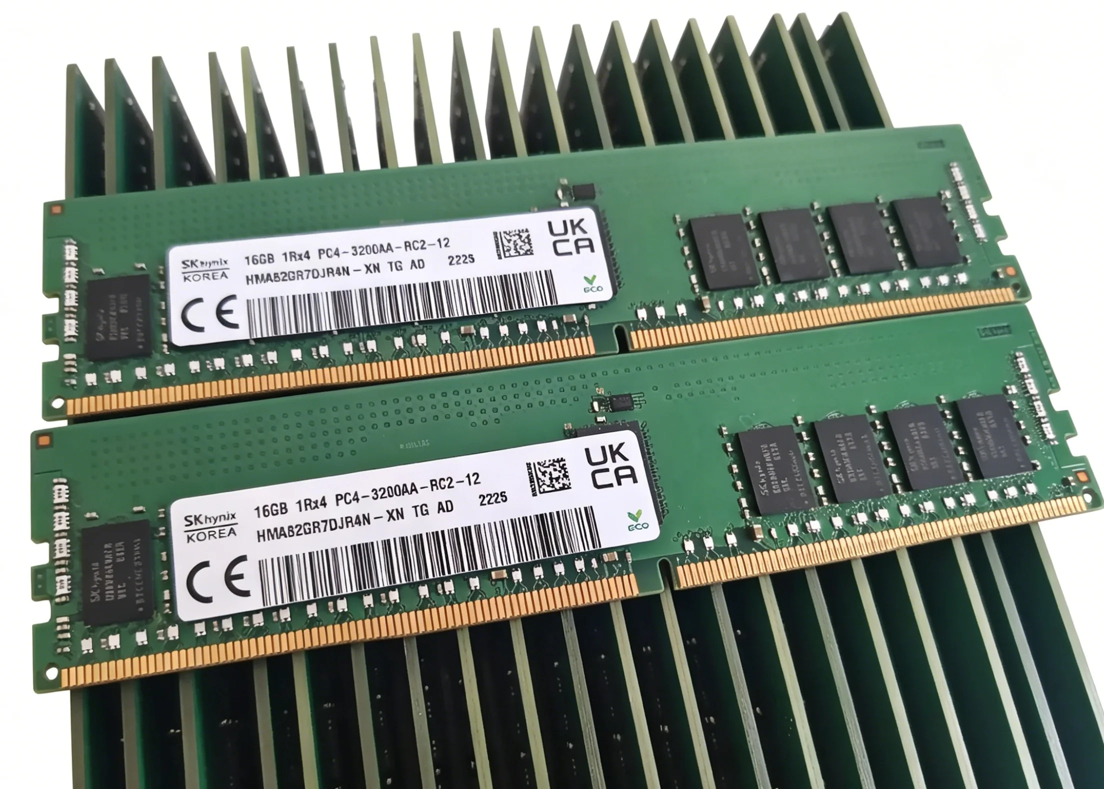 SK Hynix 16GB DDR4 3200MHz ECC REG RDIMM 1RX4 2RX8 PC4-3200AA-R