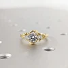 Anello rotondo a forma di foglia