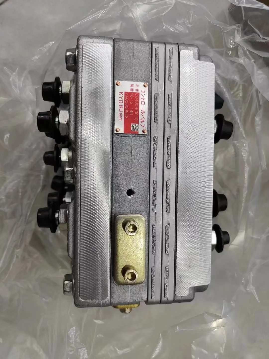 信号バルブZX240-3 ZX330-3 ZAX200掘削機油圧シャトルバルブYA00000543