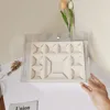 Caja de vasos de papel con 8 piezas cuadradas blancas