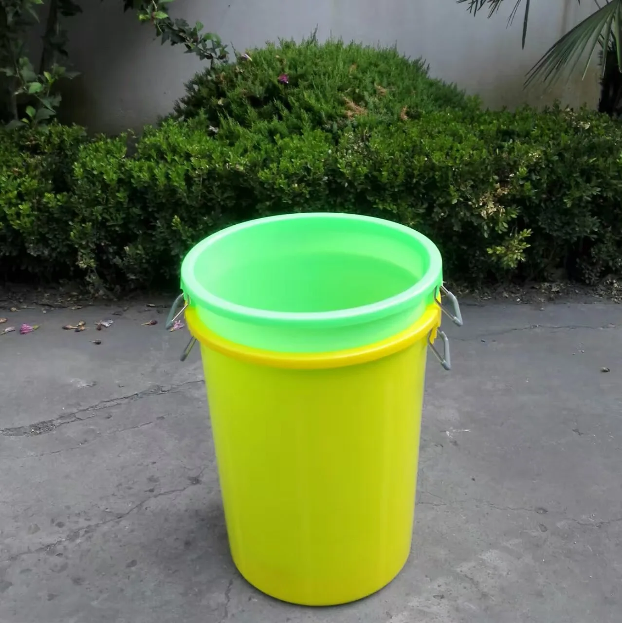 Мусорный бак ingreen, 80 л. Мусорное ведро 100л. Большие пластиковые ведра. С крышкой (эльфпласт). Ведро 100 литров.