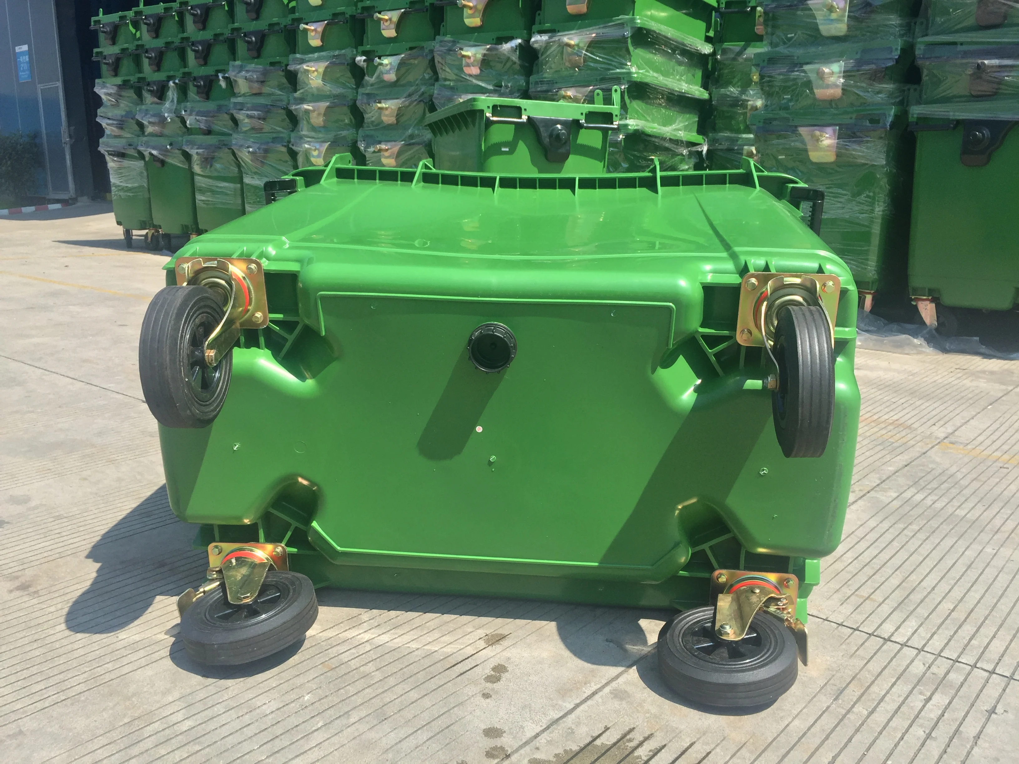 Large capacity 660 liter hdpe waste containment garbage bin with lid and pedal