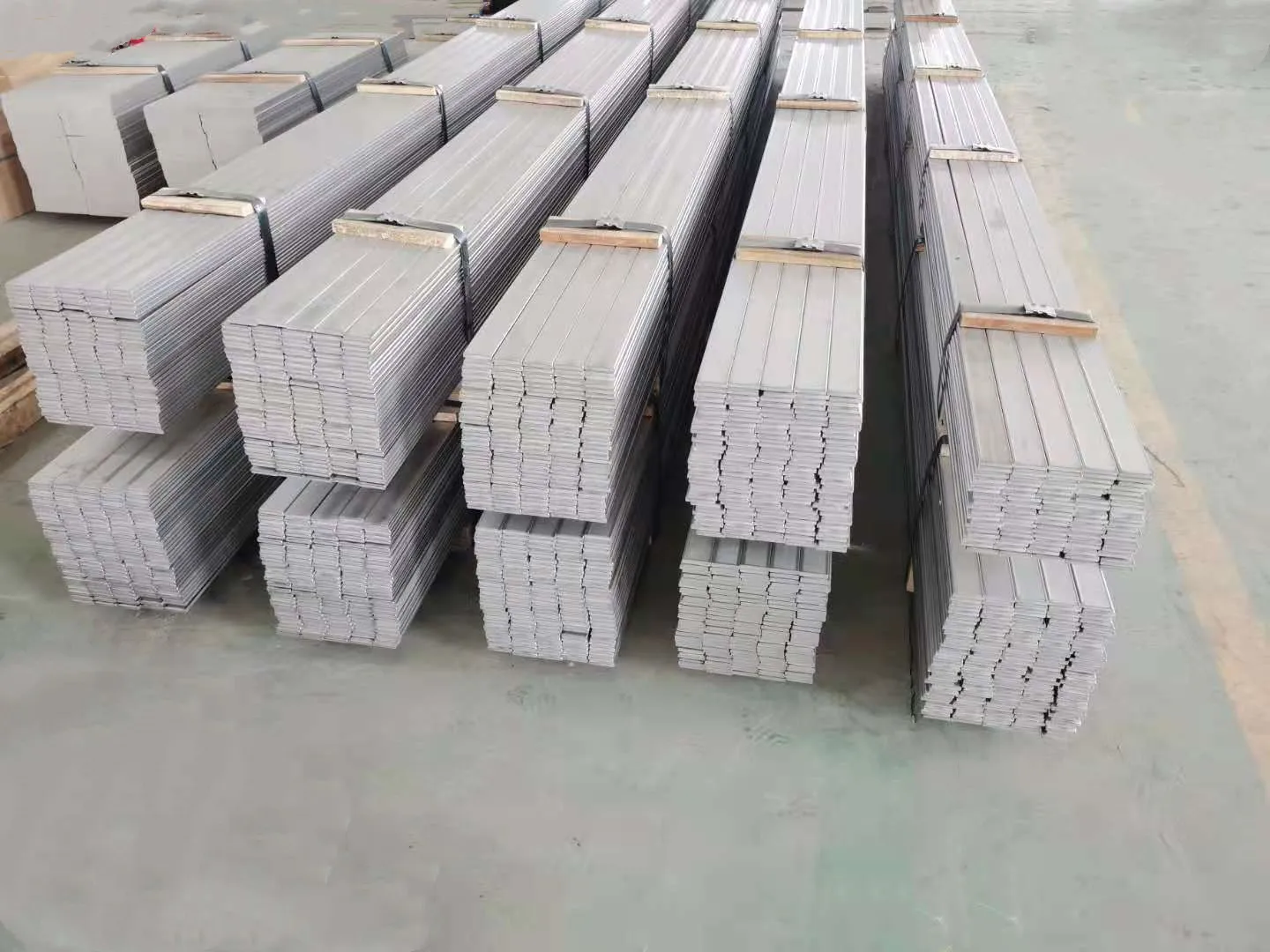 300 Series ASTM Standard Stainless Steel Sheet and Plate with 15-21 Days Delivery 1000-6000mm Length and 1000-2000mm Width