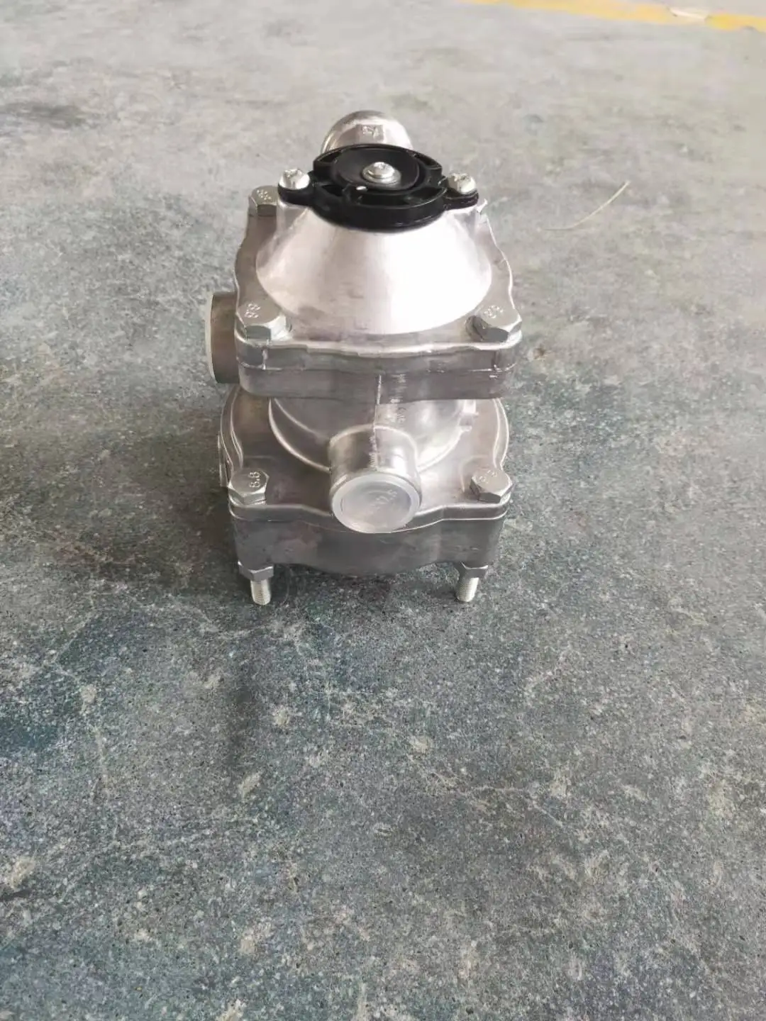 VIT-SA Control valve Gearbox Valve For HINOO Truck Air Brake Valve X8880843 44540-2170 Truck Spare Parts details