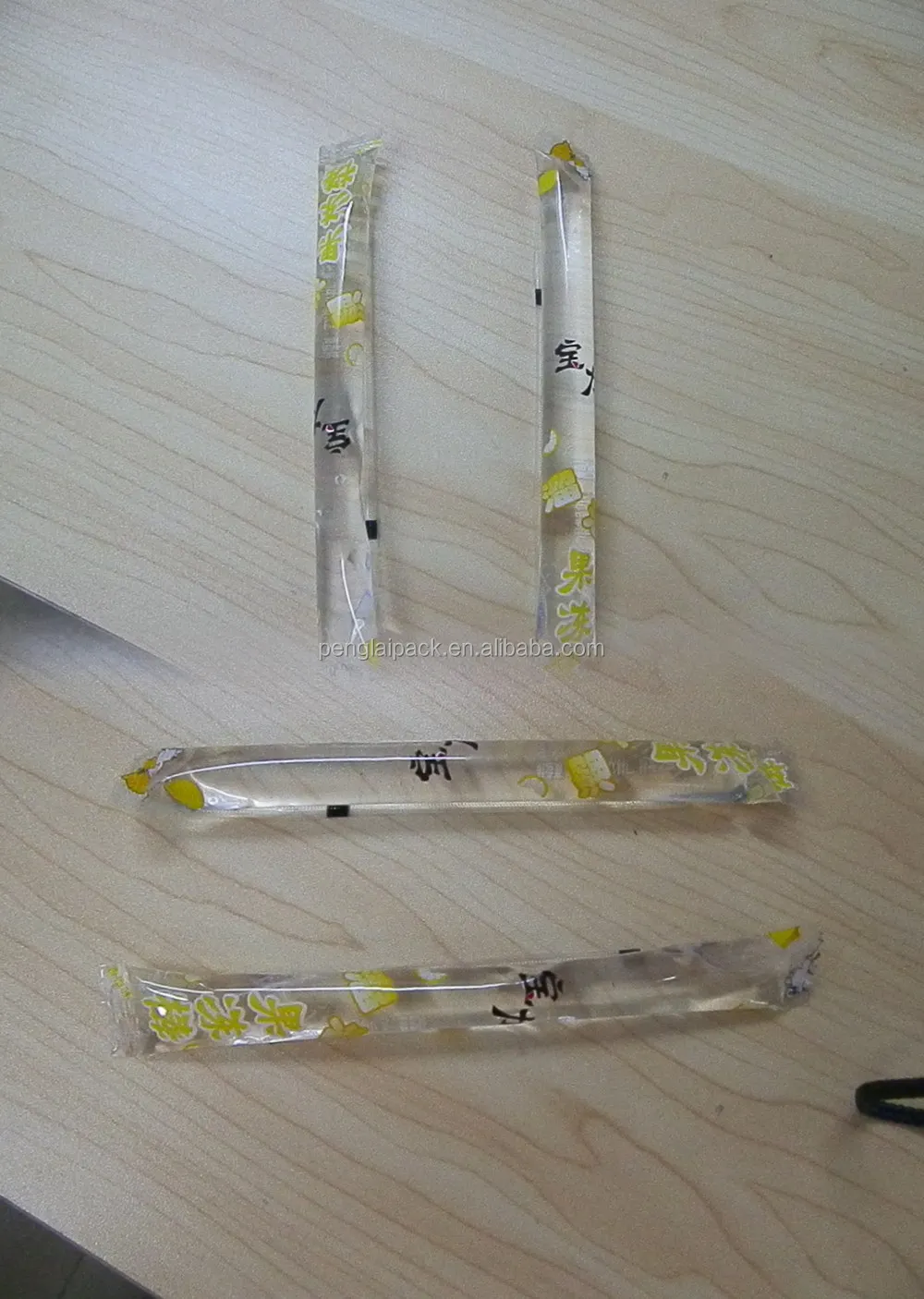 
 Упаковочная машина для наполнения Саше соуса/шампуня/меда  