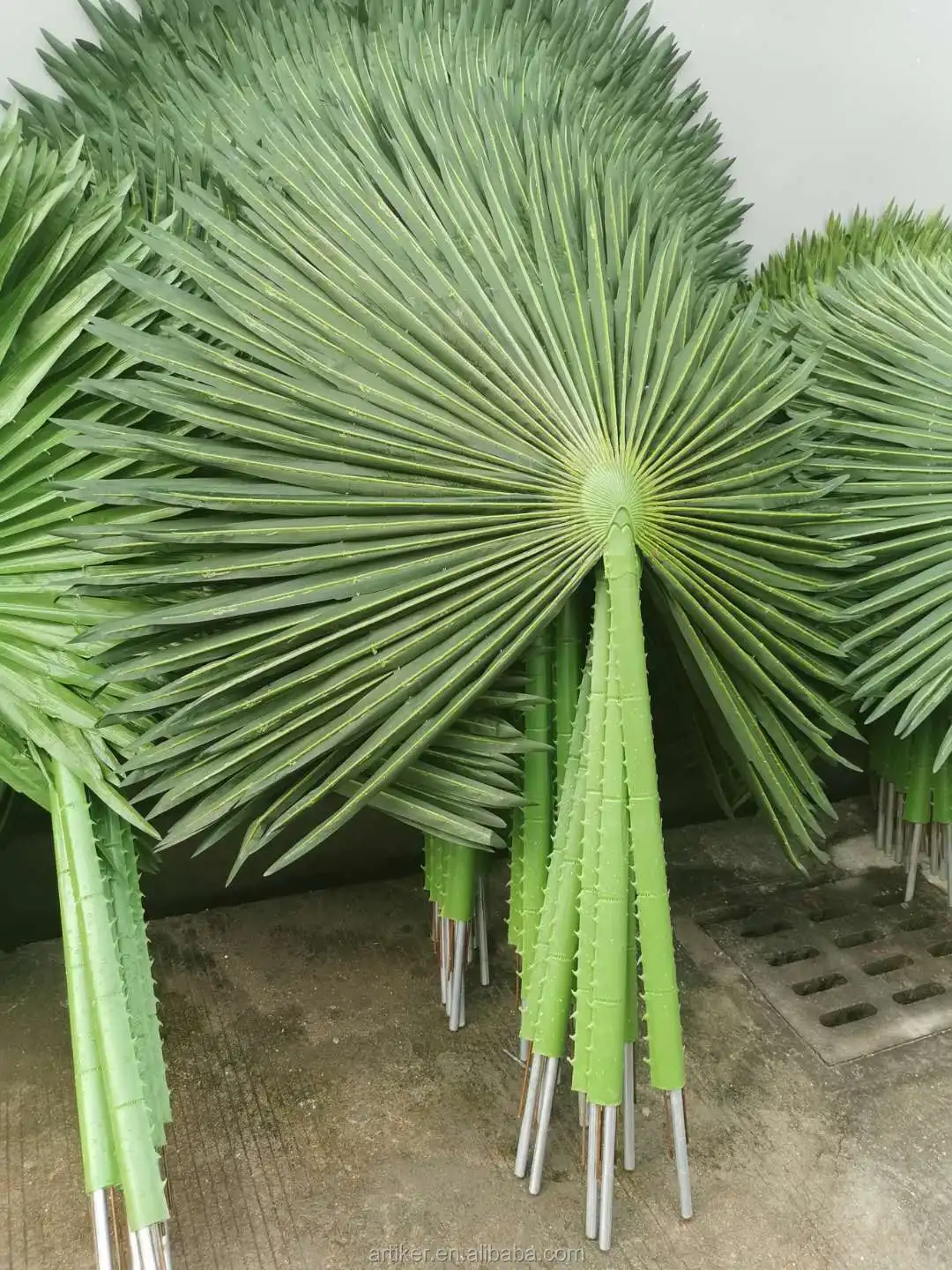 Good for Project and Building Decoration Fiberglass Trunk With Fabric Palm Leave Tree Palm Artificial King Coconut Tree